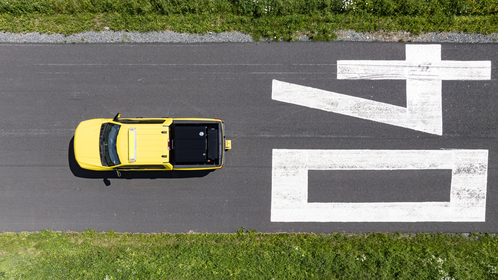 E-Skiddometer BV11 measuring friction on runway 04